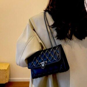 Indentation Diamond Lattice Square Bag